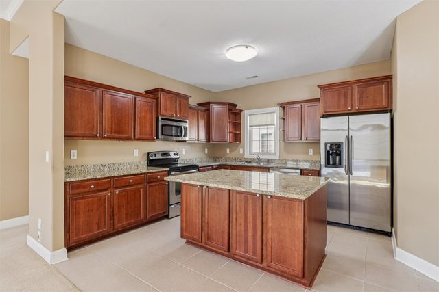 645 65th Place 165, West Des Moines, IA 50266