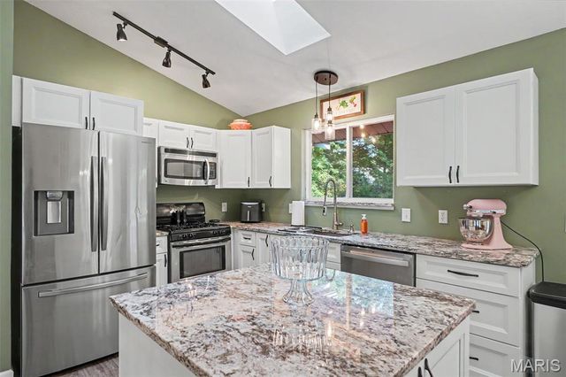 119 Aspencade Circle, St Peters, MO 63376