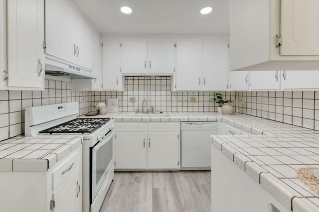 53 N Dewitt Avenue, Clovis, CA 93612