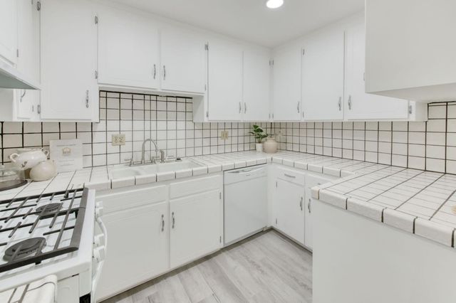 53 N Dewitt Avenue, Clovis, CA 93612