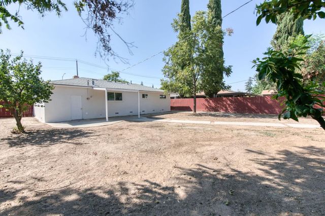 53 N Dewitt Avenue, Clovis, CA 93612