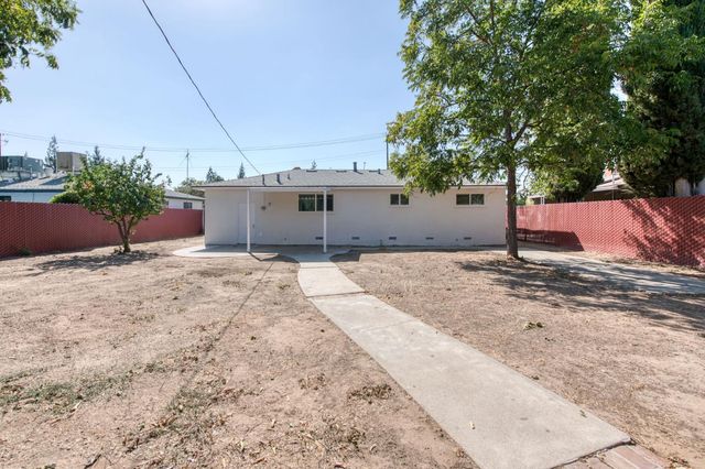 53 N Dewitt Avenue, Clovis, CA 93612