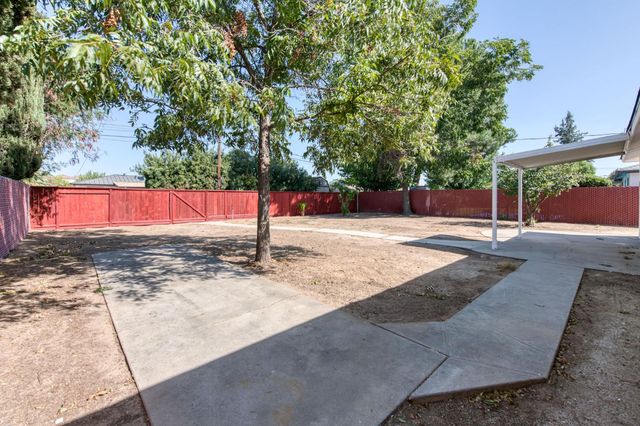 53 N Dewitt Avenue, Clovis, CA 93612