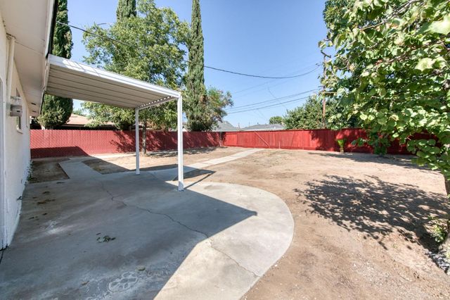 53 N Dewitt Avenue, Clovis, CA 93612