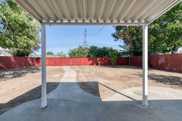 53 N Dewitt Avenue, Clovis, CA 93612
