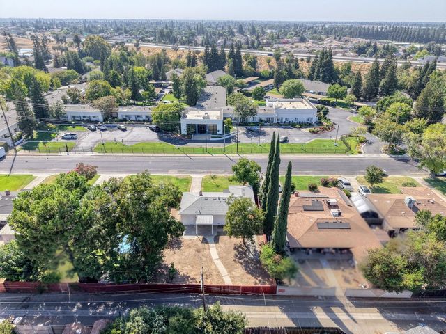 53 N Dewitt Avenue, Clovis, CA 93612