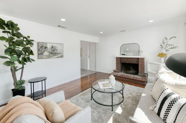 53 N Dewitt Avenue, Clovis, CA 93612