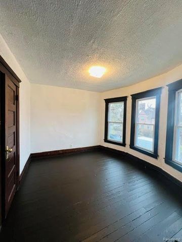 7720 E Canfield Street, Detroit, MI 48214