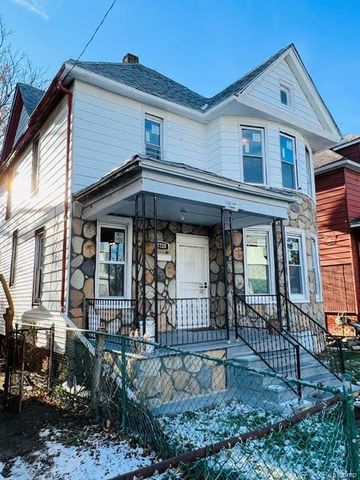 7720 E Canfield Street, Detroit, MI 48214