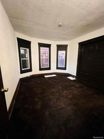 7720 E Canfield Street, Detroit, MI 48214