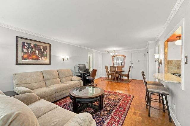 310 E 70th St Apt 1K, New York City, NY 10021