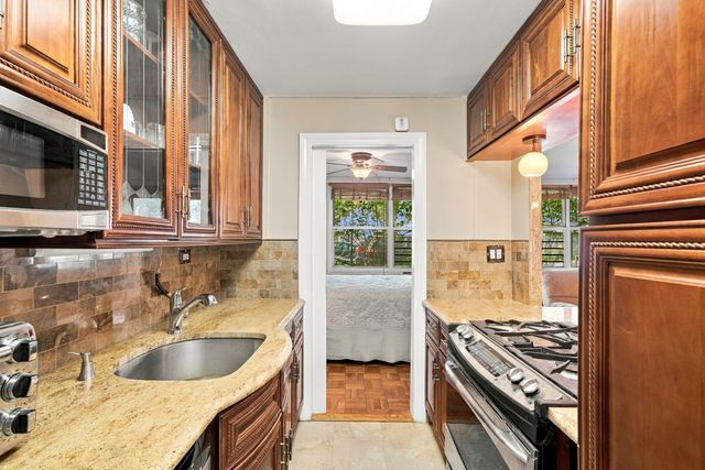 310 E 70th St Apt 1K, New York City, NY 10021