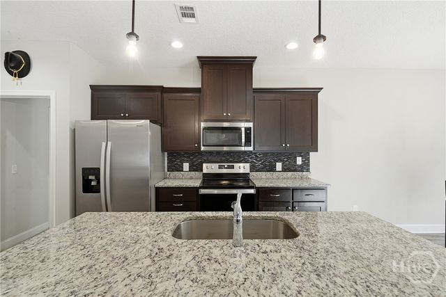 725 Meloney Drive, Hinesville, GA 31313