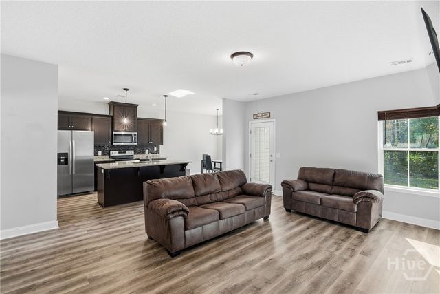 725 Meloney Drive, Hinesville, GA 31313