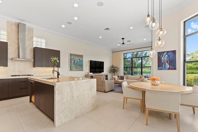 408 Vía Placita, Palm Beach Gardens, FL 33418