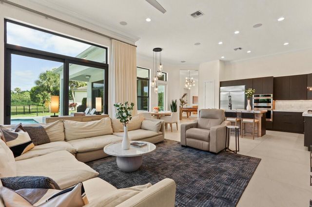 408 Vía Placita, Palm Beach Gardens, FL 33418
