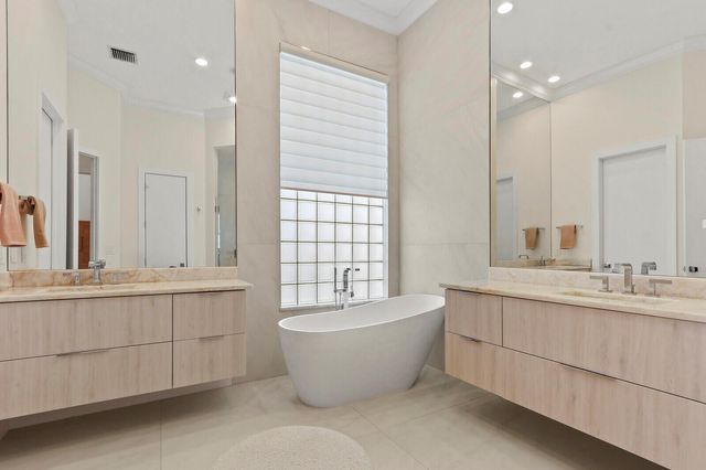 408 Vía Placita, Palm Beach Gardens, FL 33418