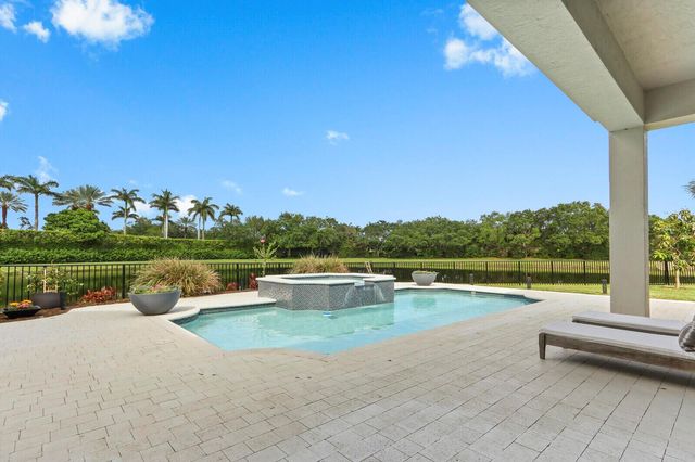 408 Vía Placita, Palm Beach Gardens, FL 33418