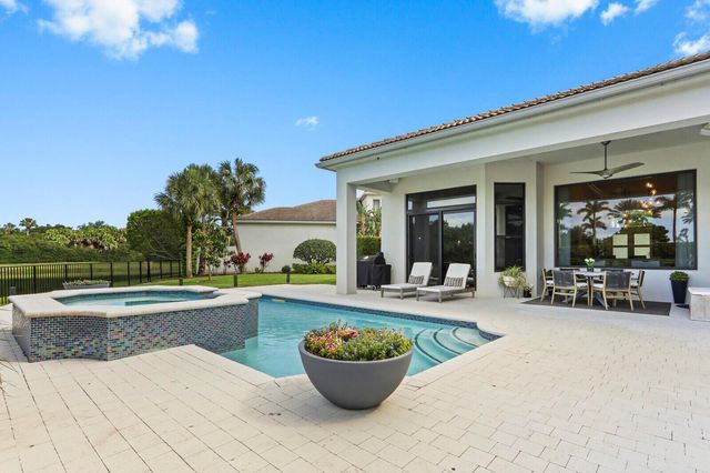408 Vía Placita, Palm Beach Gardens, FL 33418