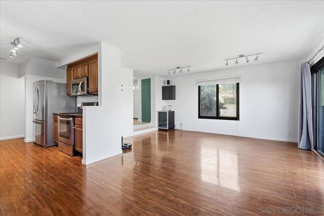 2287 Caminito Pasada 101, San Diego, CA 92107