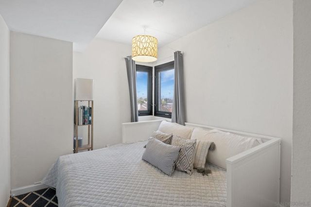 2287 Caminito Pasada 101, San Diego, CA 92107