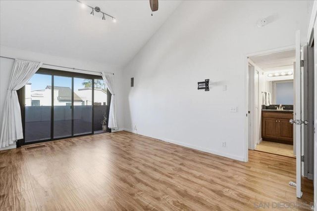 2287 Caminito Pasada 101, San Diego, CA 92107