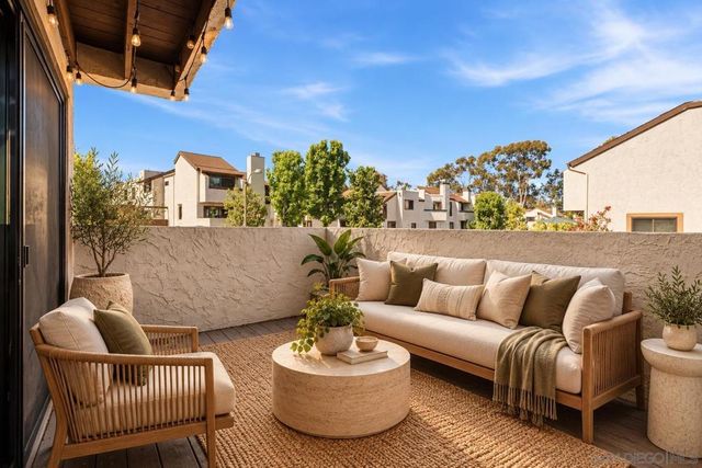 2287 Caminito Pasada 101, San Diego, CA 92107
