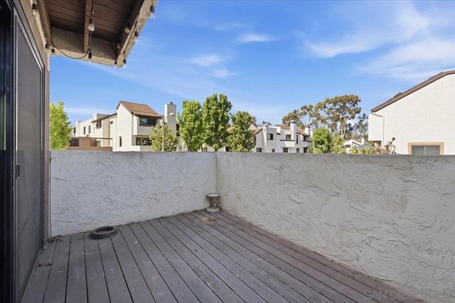 2287 Caminito Pasada 101, San Diego, CA 92107