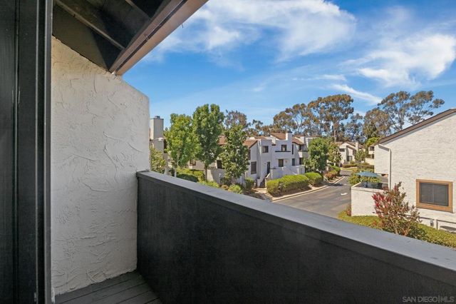 2287 Caminito Pasada 101, San Diego, CA 92107