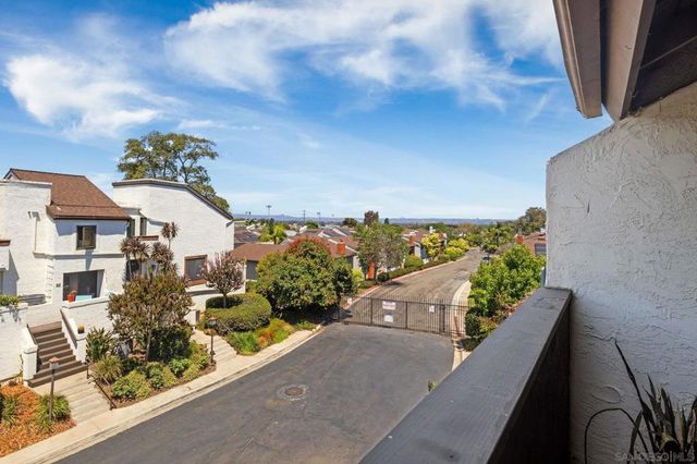 2287 Caminito Pasada 101, San Diego, CA 92107