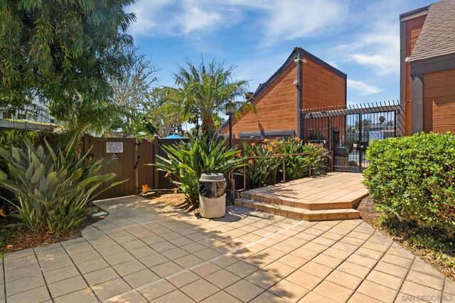 2287 Caminito Pasada 101, San Diego, CA 92107