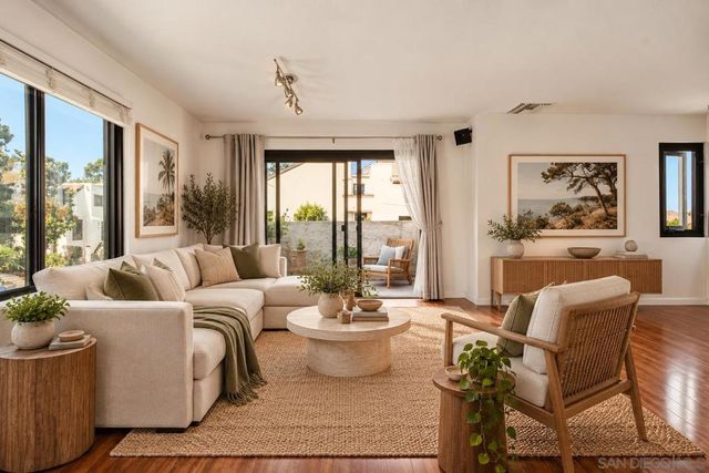 2287 Caminito Pasada 101, San Diego, CA 92107