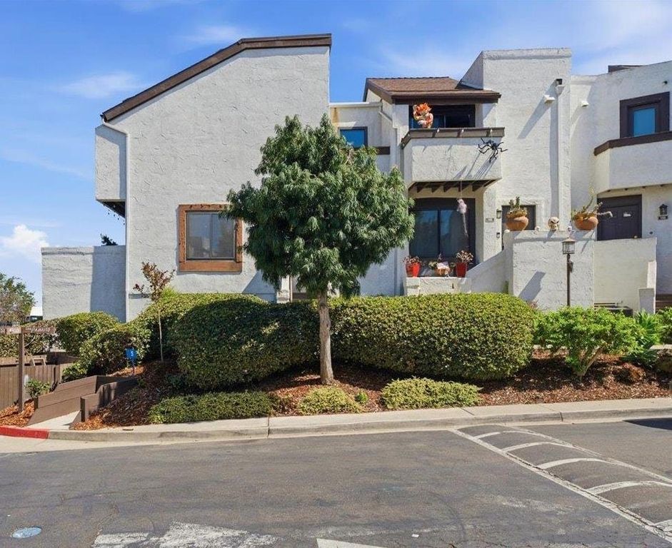 2287 Caminito Pasada 101, San Diego, CA 92107