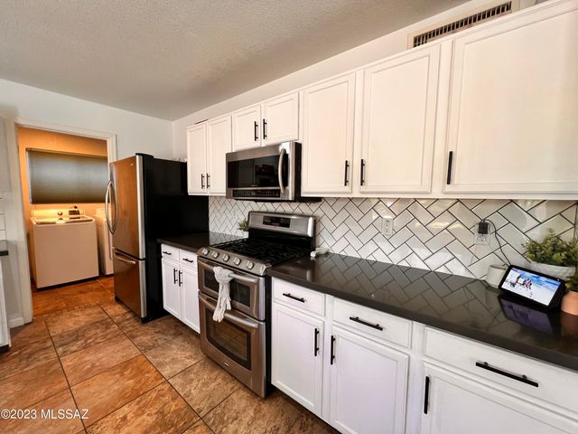 1291 Tee Up Way, Oro Valley, AZ 85737