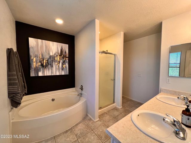 1291 Tee Up Way, Oro Valley, AZ 85737