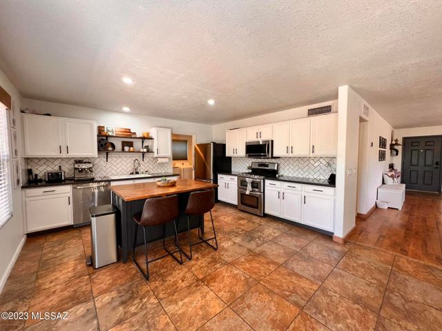 1291 Tee Up Way, Oro Valley, AZ 85737