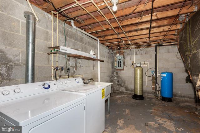 3007 MERLE CT, New Windsor, MD 21776