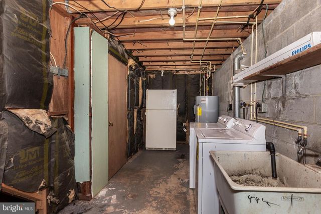 3007 MERLE CT, New Windsor, MD 21776