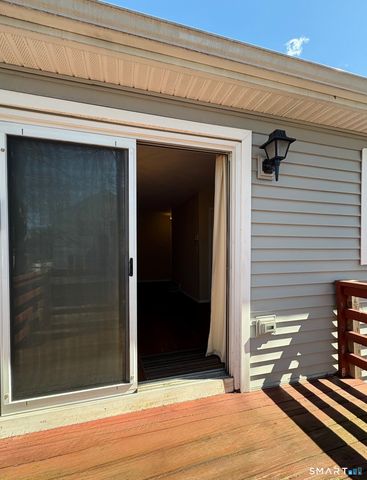 146 Carriage Path South 146, Milford, CT 06460