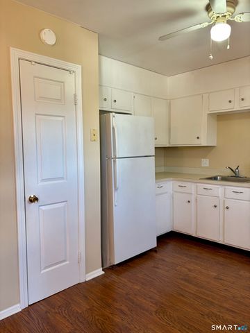 146 Carriage Path South 146, Milford, CT 06460