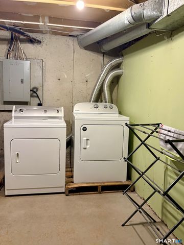 146 Carriage Path South 146, Milford, CT 06460