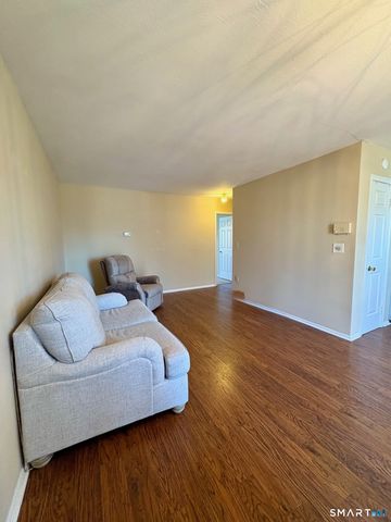 146 Carriage Path South 146, Milford, CT 06460