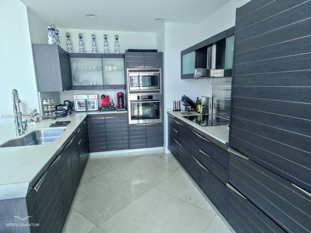 200 Biscayne Boulevard Way 5001, Miami, FL 33131