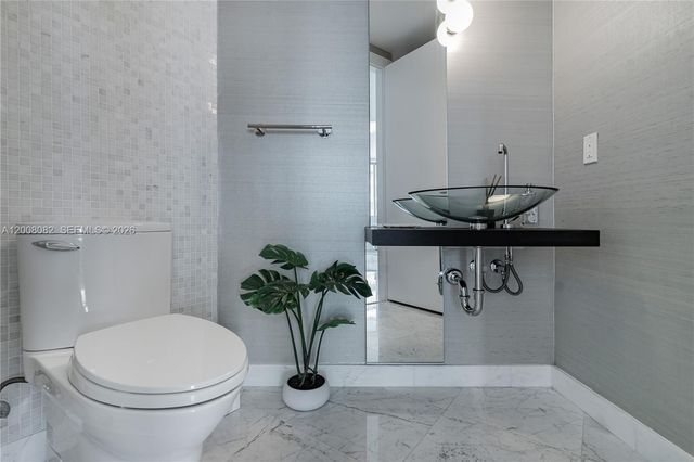 200 Biscayne Boulevard Way 5001, Miami, FL 33131