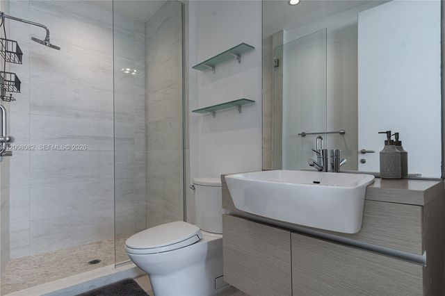 200 Biscayne Boulevard Way 5001, Miami, FL 33131