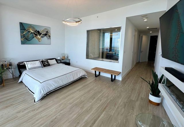 200 Biscayne Boulevard Way 5001, Miami, FL 33131