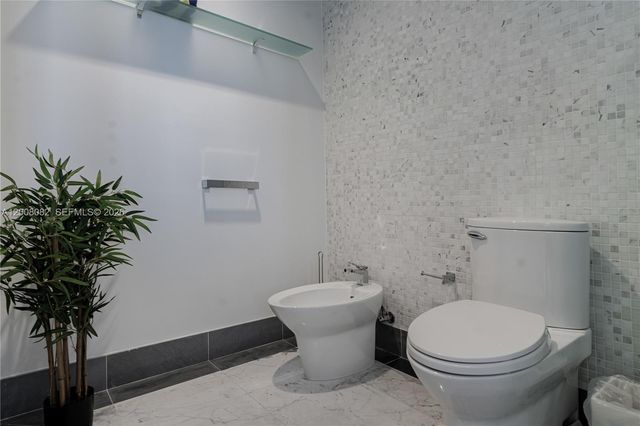 200 Biscayne Boulevard Way 5001, Miami, FL 33131