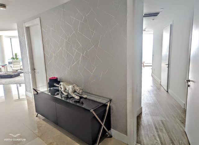 200 Biscayne Boulevard Way 5001, Miami, FL 33131