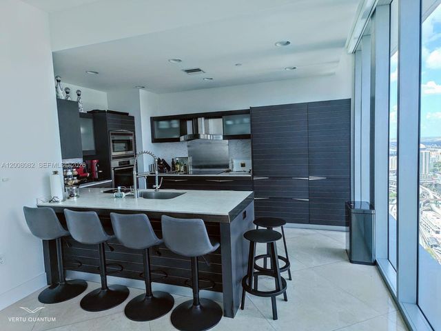 200 Biscayne Boulevard Way 5001, Miami, FL 33131