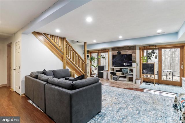 1400 CORE RD, Romney, WV 26757